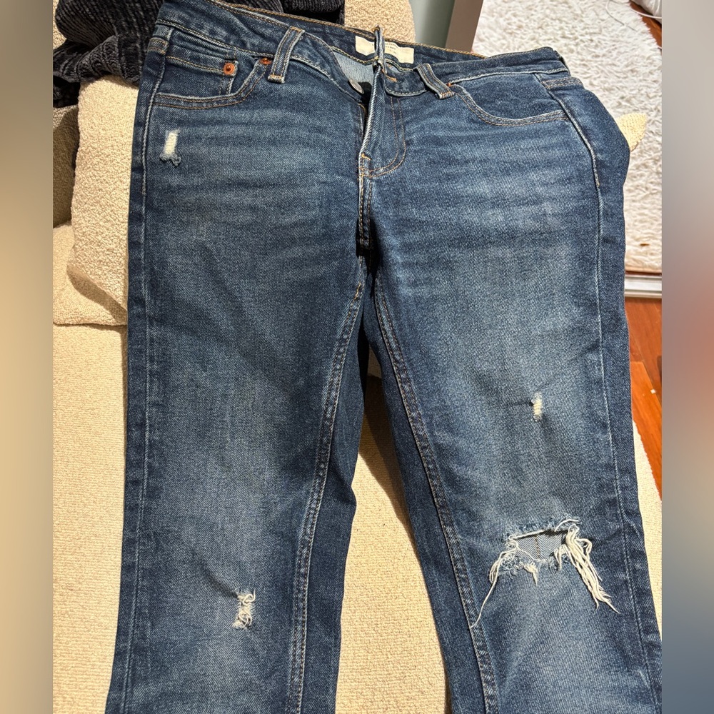 Levi’s altered 711 skinny distressed 25